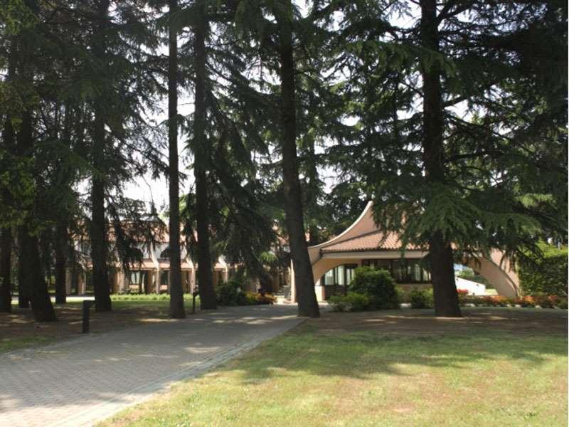 Hotel Pineta Busto Arsizio Exterior foto