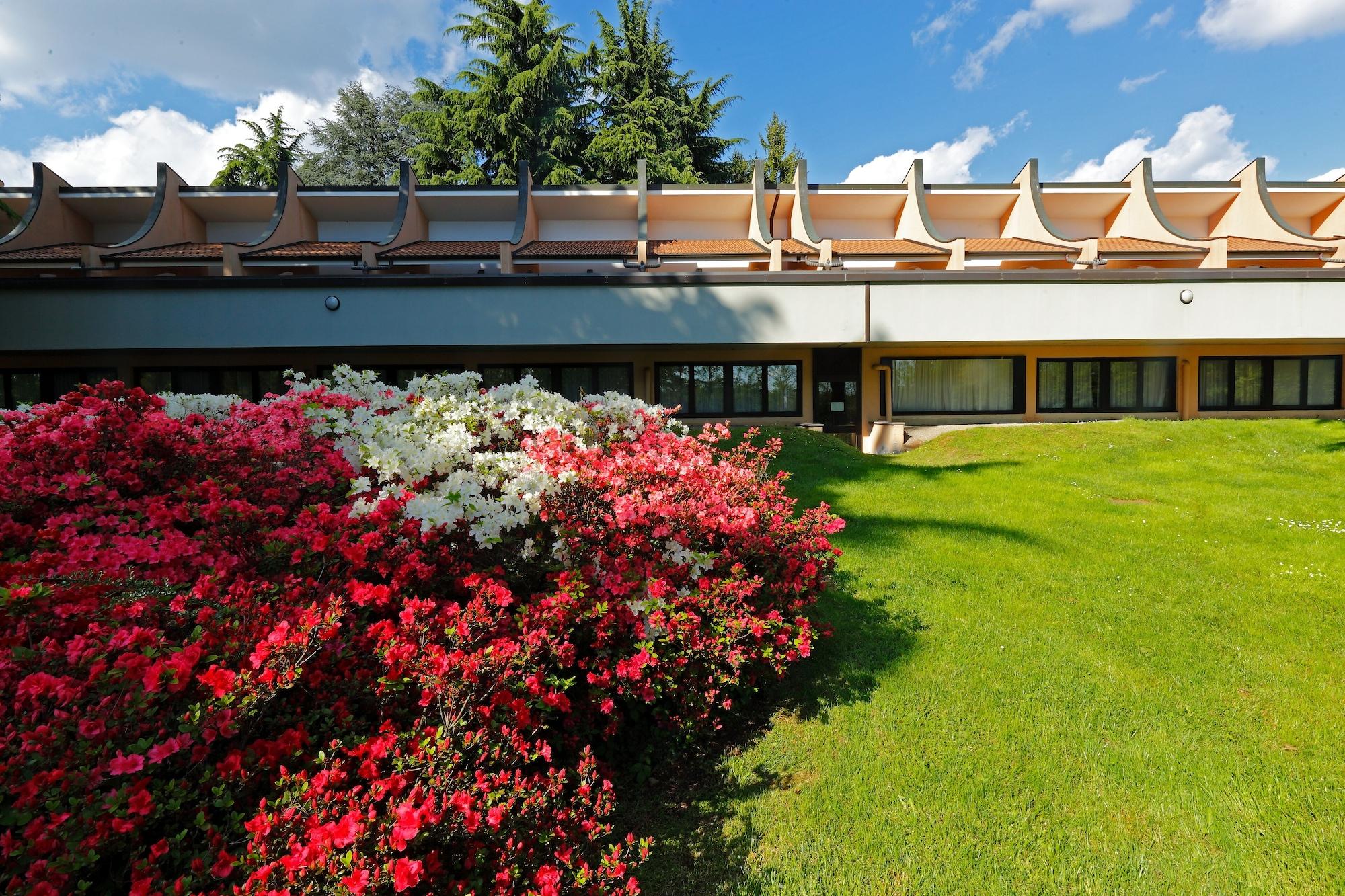 Hotel Pineta Busto Arsizio Exterior foto
