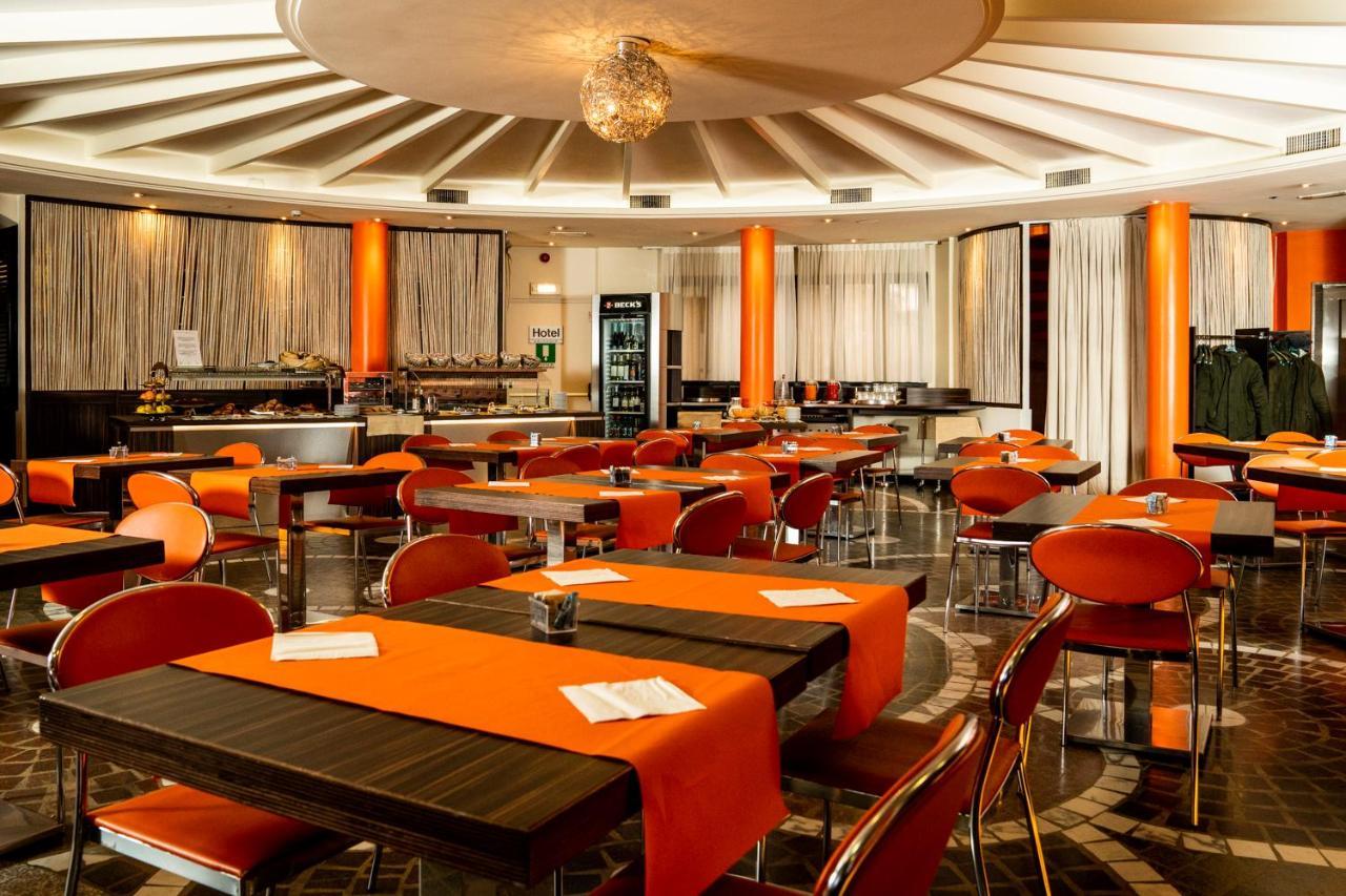 Hotel Pineta Busto Arsizio Exterior foto