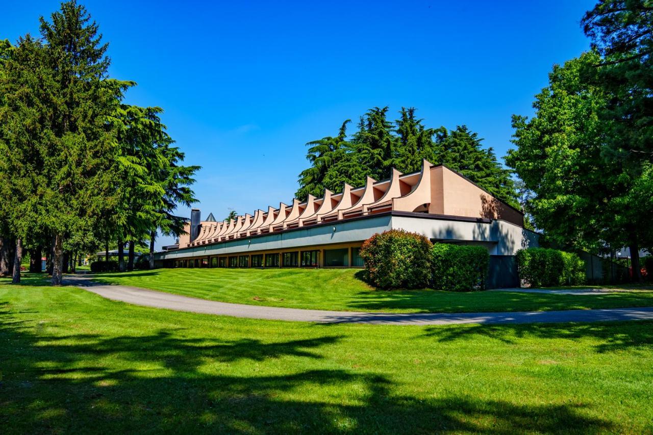 Hotel Pineta Busto Arsizio Exterior foto