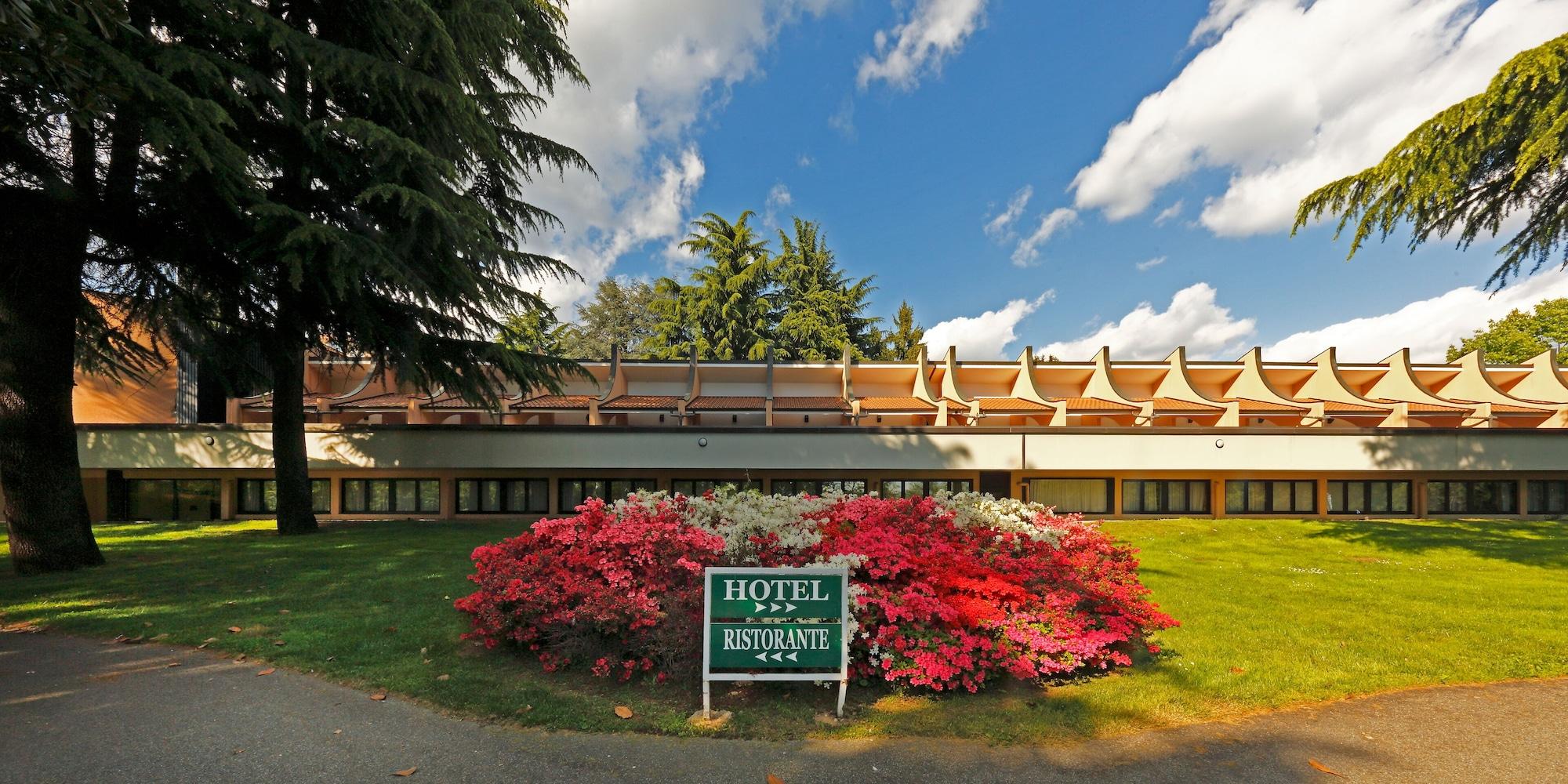 Hotel Pineta Busto Arsizio Exterior foto