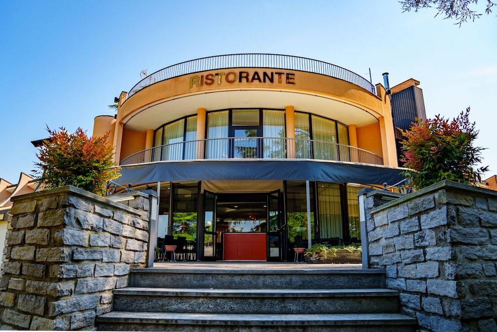 Hotel Pineta Busto Arsizio Exterior foto