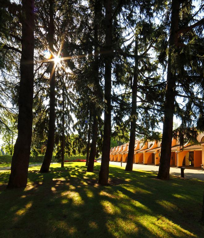 Hotel Pineta Busto Arsizio Exterior foto
